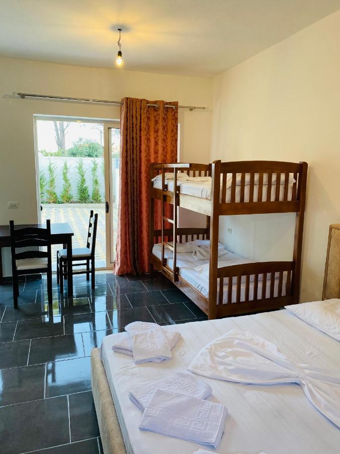 Holiday Cabins Vlorë Exterior foto