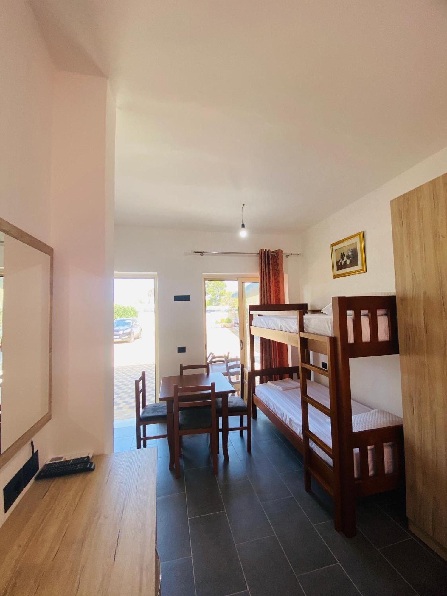Holiday Cabins Vlorë Exterior foto