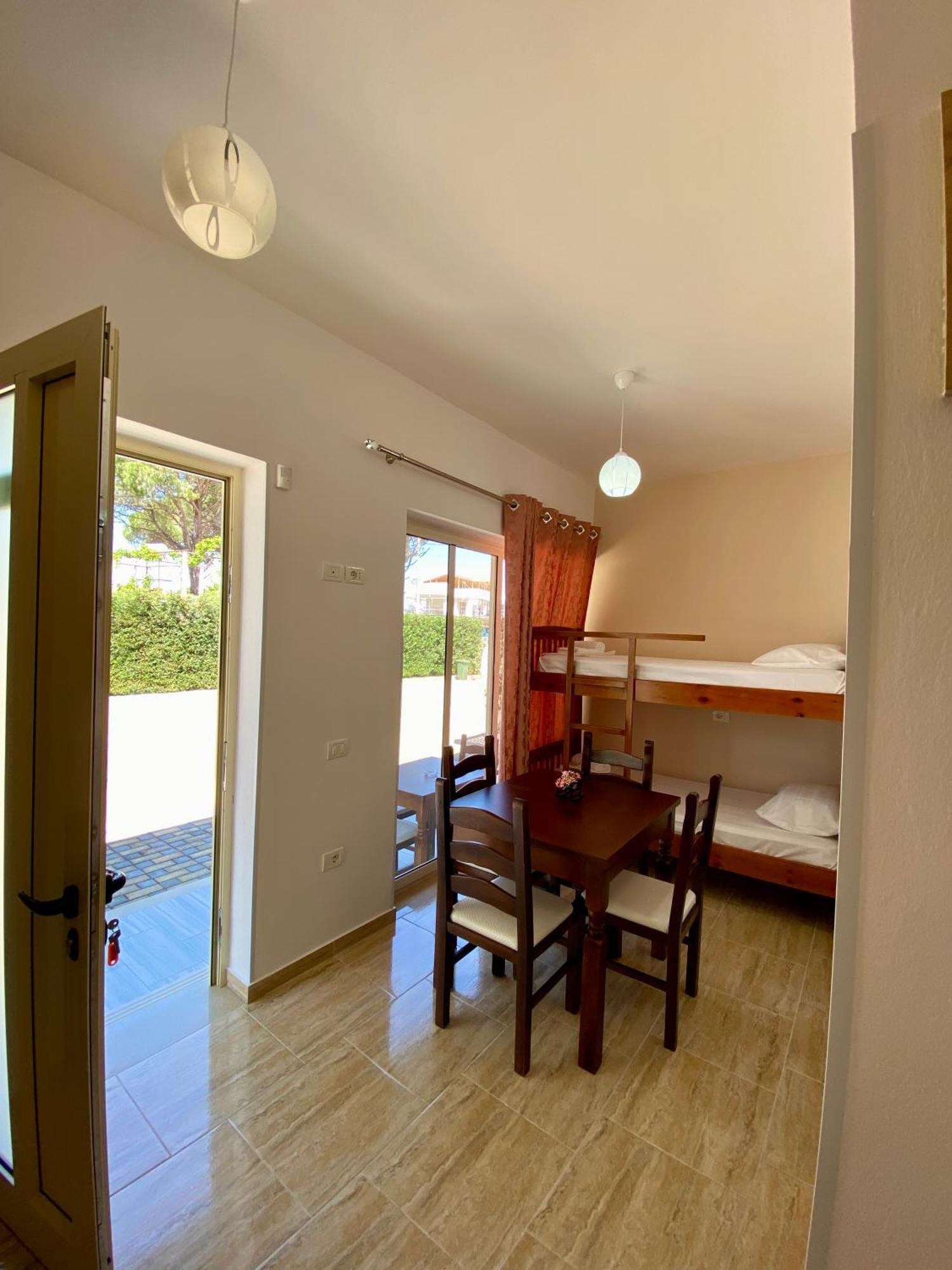 Holiday Cabins Vlorë Exterior foto